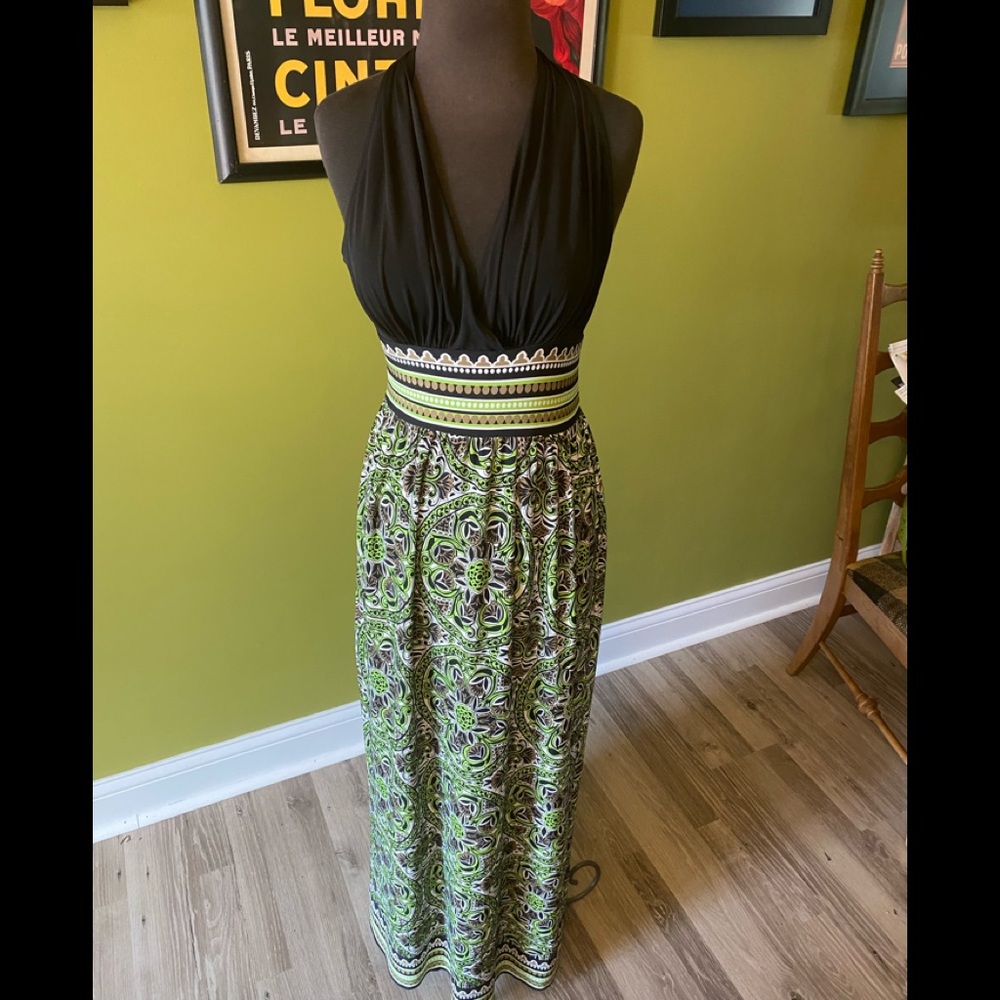 Maggie London size 4 Maxi.